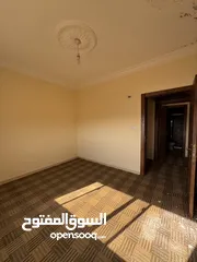  15 للبيع شقة مميزة في ماركا – طابق ثالث  مفروشة  طابو مستقل  لم تُسكن أبداً!