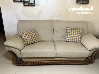  2 طقم كنب نظيف جدا استخدام خفيف كثير