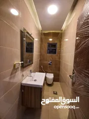  8 شقة للبيع في أبو نصير طابق أول مساحة 180م تشطيبات مميزه