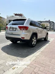  5 Jeep Grand Cherokee 2011