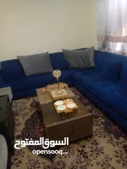  1 كنب لون ازرق تركواز بحاله جيده