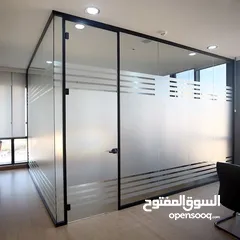  7 وتركيب السيكوريت والشور بوكس وجميع أعمال الزجاج والألمنيوم بجودة عالية"