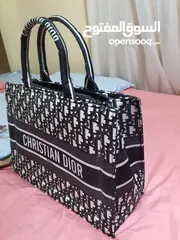  3 شنته يد مميزه جدا و حجمها مناسب جدا