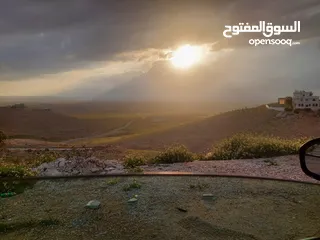  3 أرض للبيع400م شرق جامعة العلوم والتكنولوجيا مطلة على عمان والزرقاء من المالك تم تنزيل السعر