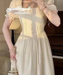  1 فستان فرنسي كلاسيكي برقبة مربعة