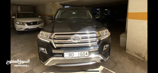  2 Land cruiser VXR V8 وارد و صيانه الوكاله مالك واحد موديل 2017