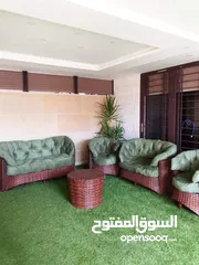  19 خمس مقاعد وطاوله وسط130دينار اربع مقاعد 100سبع مقاعد وطاولة وسط 180دينار وجميع الوان موجود وتر بروف