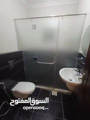  7 شقه فارغه للايجار خلدا