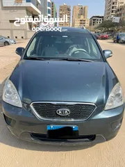  1 سيارة kia Carens للبيع