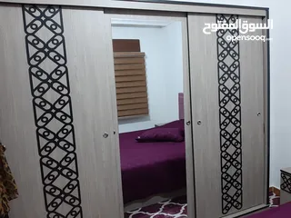  7 غرف نوم شبابيه ومجوزة..غرفتين نوم بحاله ممتازه تختين و3كمودينات وخزانه 6درف طابقين بحاله ممتازه