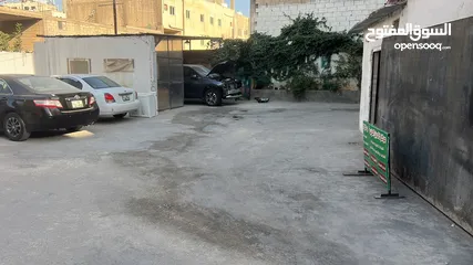  3 محل للبيع خلو