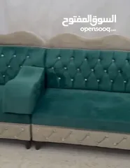  4 جلسة ضيوف حجم كبير  تفصيل  بحالة الجديدة  لون أخضر و بيج فاتح
