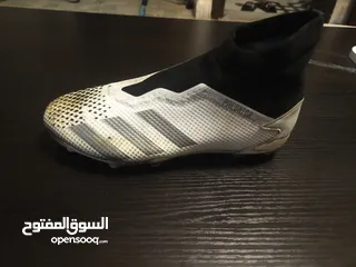 2 حذاء كرة قدم Adidas pretedor اصلي صناعة اندونيسيا