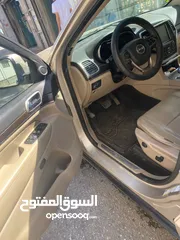  5 جيب شروكي 2014 دفع رباعي  ماشية 117000كم  4*4دفع رباعي