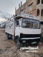  1 مرسيدس بنز 813 LB صندوق