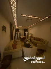  6 شقه اخير مع روف للبيع في خلدا دوار المعارف