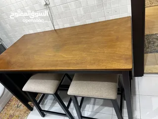  2 ‏ High table with 4chairs, طاولة مرتفعة مع 4 كراسي