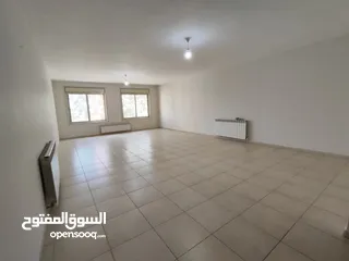  15 شقة مميزة للإيجار – الطيرة  مساحة واسعة وحديقة داخلية