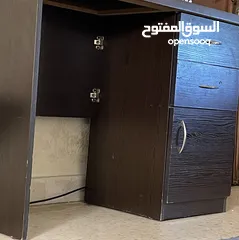  4 اغراض للبيع مكتب برداية وطاولة ووووو