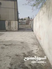 9 هنجر +مبنى إداري ومكاتب مساحات مختلفه للجادين للبيع او للايجار موقع ممتاز لجميع مناطق عمان 077103473