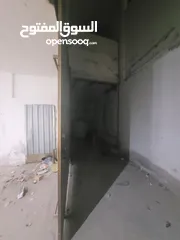  2 مستودع 300 متر  يصلح للتخزين أو مشغل اوالصناعات  الخفيفه