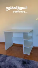  1 مكتب دراسي بحالة ممتازة