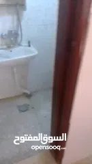  1 مخزن للبضاعه ويصلح مستودع وبعض الاعمال التجاريه او مقر شركه ....الخ