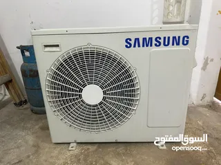  5 موجود مكيف طن ونص سامسونج استعمال اشي بسيط  المكيف شغال والغاز فل  للبيع