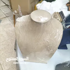  9 ستاندات محل اكسسوارات وحقائب بسعر حرق 200 دينار