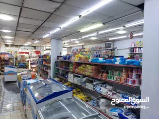  6 سوبر ماركت مع العدة فارغ للبيع