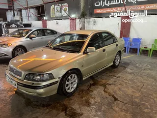  1 Volvo s40 2001 2000cc للبيع