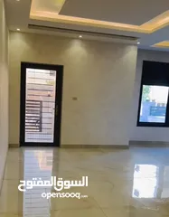  17 شقه ارضيه شفا بدران موقع مميز بين شفا بدران و اليجوز