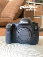  12 Canon 5d Mark II, full-frame camera