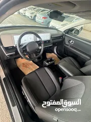  9 هيونداي ايونك 5 كهرباء موديل 23 لون اسمنتي فحص7جيد عداد شبه زيرو للبيع