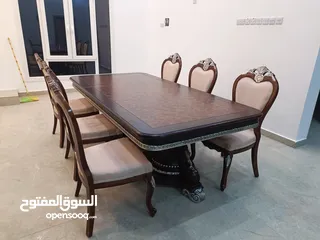  4 طاولة طعام