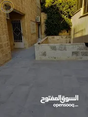  1 شقة مميزة للبيع في دير غبار - قرب دوار الهاشميين 180م مع حديقة وترسات 150م بسعر مغري