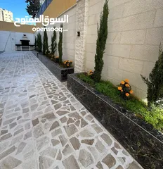  7 شقة مع مسبح خاص و حديقة في حي الجامعه الاردنية بتشطيب مميز
