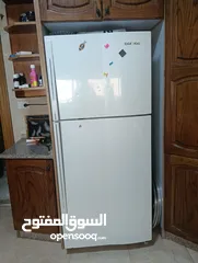  1 ثلاجة نوع دايو 24 قدم وغسالة ارستون 10كيلو انفيرتر