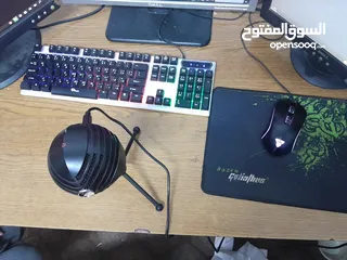  6 بي سي جيمنج للبيع مع ثلاث شاشات