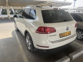  4 Volkswagen Touareg expert driven, 2011 full option, meet and clean