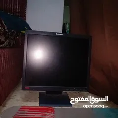  7 شاشه   Lenovo thinkvisio لا تاخذ مساحه كبيره من المكتب