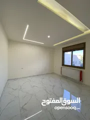  10 شقه 180م طابق أول بالقرب من الكلية العليمة الإسلامية منطقة الفلل