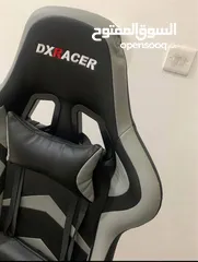  4 Dx Racer Gaming chair