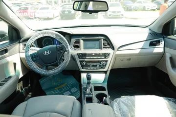  13 Hyundai sonata 2016 very clean car