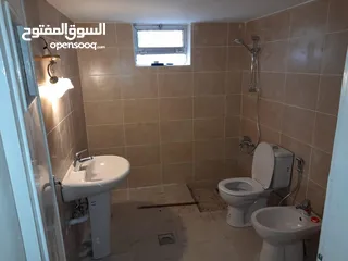  11 ارضي في شارع الاقصى مع حديقة للبيع