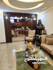  4 فيلا متلاصقة للبيع محدثة تماما بسعر مغري