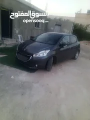  1 بيجو موديل 208 سنة 2015 في الترخيص 2014