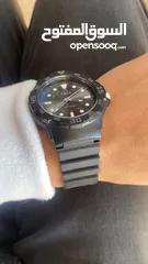  7 12  ساعه  منهم 4كوبي و 8 اصلي  2 جداد  6 مستعمل   كامل