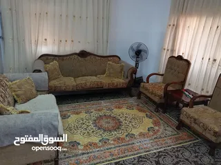  3 طقم كنب 7مقاعد مستعمل خشب زان حفر تفصيل وليس تجاري بحاله جيده