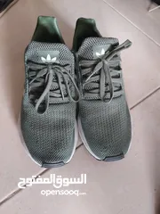  2 اديداس للبيع بحالة ممتازة جدا نمرة 41  الاصلي 100% مريح جدا في اللبس